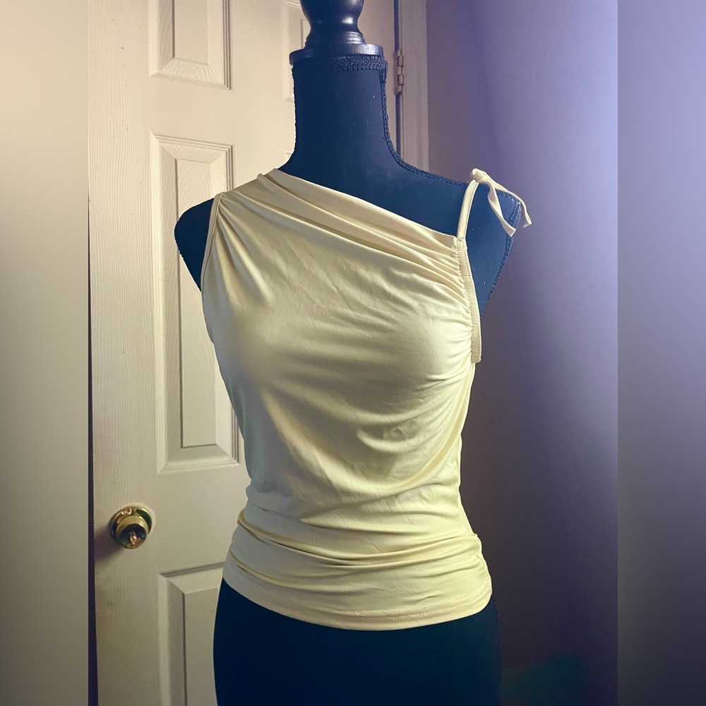 One-Shoulder Tie Strap Tank Top - Pale Yellow